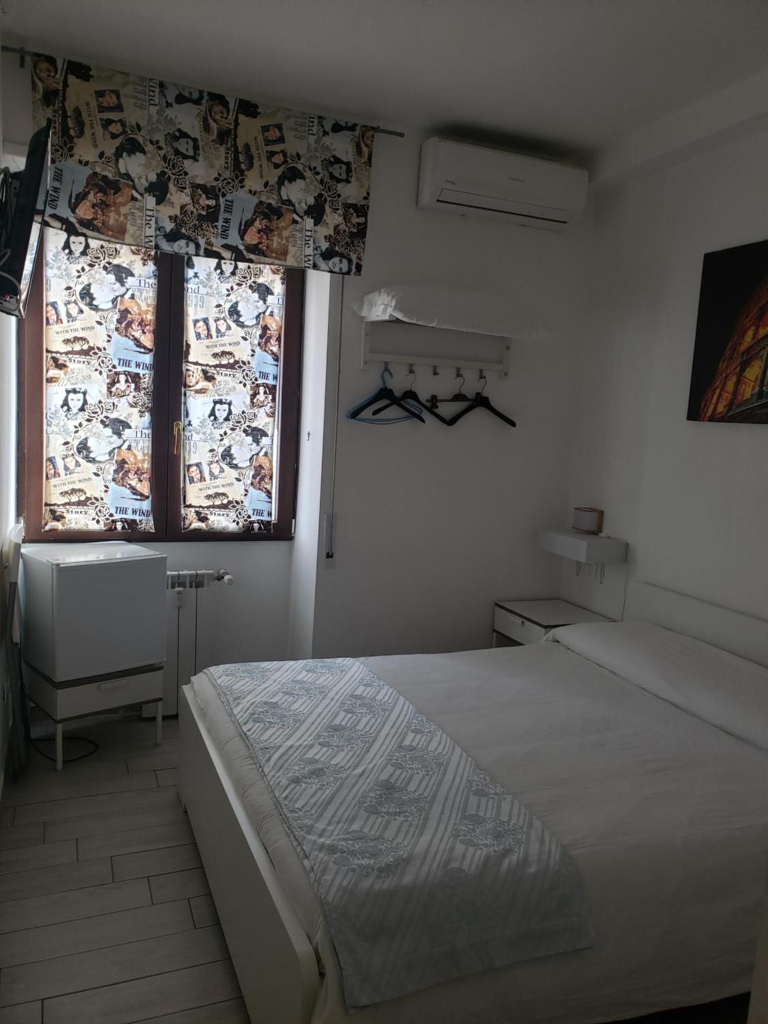 B&B Metro B Fronte Metro Roma Ngoại thất bức ảnh